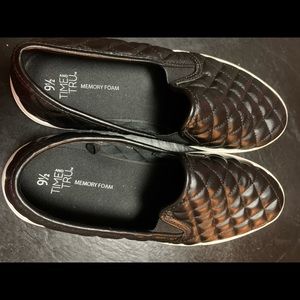 Ladies slip on shoes
